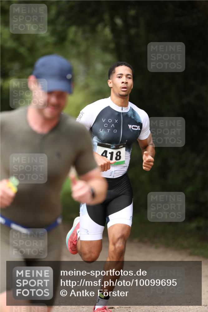 30.08.2026 - Elbe Triathlon Hamburg Antke Förster http://msf.ph/oto/10099695 30.08.2026 10:57:32 Laufen 418 meine-sportfotos.de