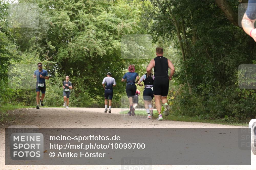 30.08.2026 - Elbe Triathlon Hamburg Antke Förster http://msf.ph/oto/10099700 30.08.2026 11:01:04 Laufen 716 meine-sportfotos.de