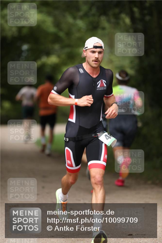 30.08.2026 - Elbe Triathlon Hamburg Antke Förster http://msf.ph/oto/10099709 30.08.2026 10:57:40 Laufen 4 meine-sportfotos.de