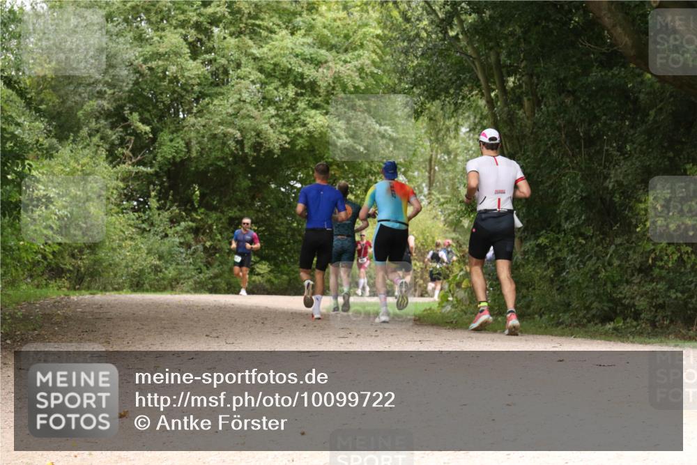 30.08.2026 - Elbe Triathlon Hamburg Antke Förster http://msf.ph/oto/10099722 30.08.2026 11:01:14 Laufen  meine-sportfotos.de