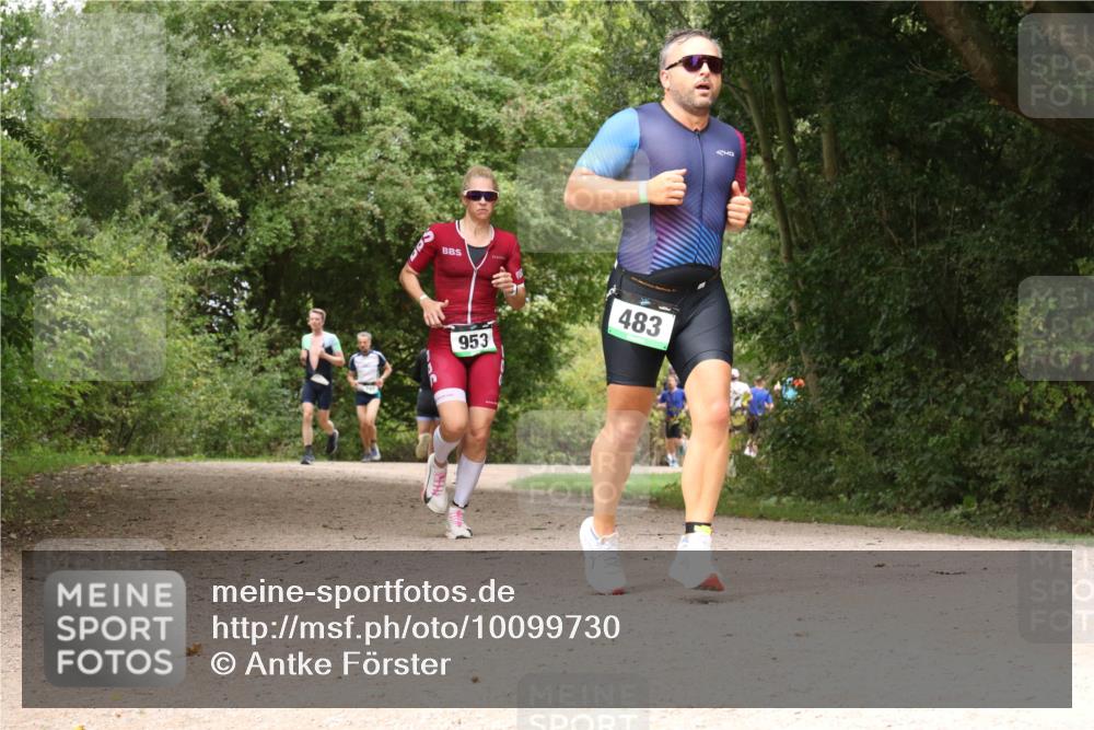 30.08.2026 - Elbe Triathlon Hamburg Antke Förster http://msf.ph/oto/10099730 30.08.2026 11:01:26 Laufen 953, 483 meine-sportfotos.de