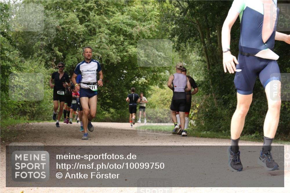 30.08.2026 - Elbe Triathlon Hamburg Antke Förster http://msf.ph/oto/10099750 30.08.2026 11:01:37 Laufen 531, 874, 711 meine-sportfotos.de
