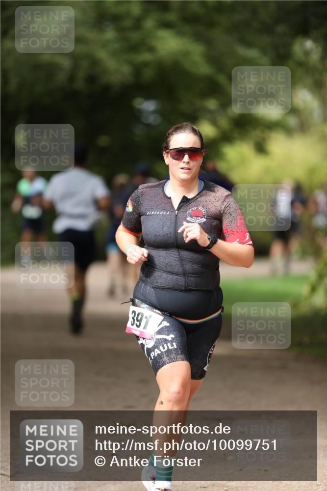 30.08.2026 - Elbe Triathlon Hamburg Antke Förster http://msf.ph/oto/10099751 30.08.2026 10:58:21 Laufen 397 meine-sportfotos.de