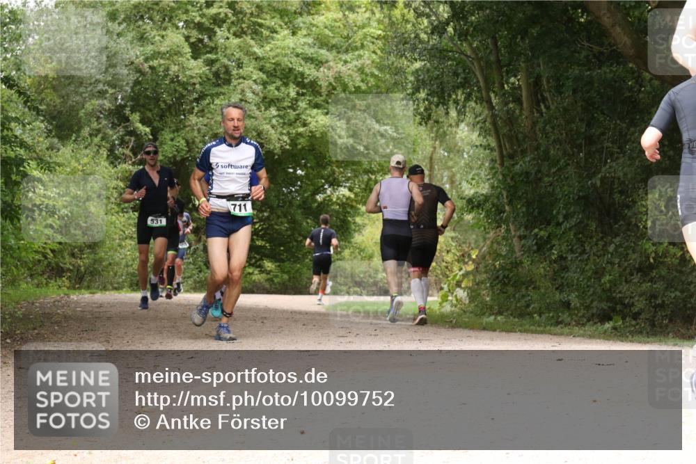 30.08.2026 - Elbe Triathlon Hamburg Antke Förster http://msf.ph/oto/10099752 30.08.2026 11:01:37 Laufen 531, 711 meine-sportfotos.de