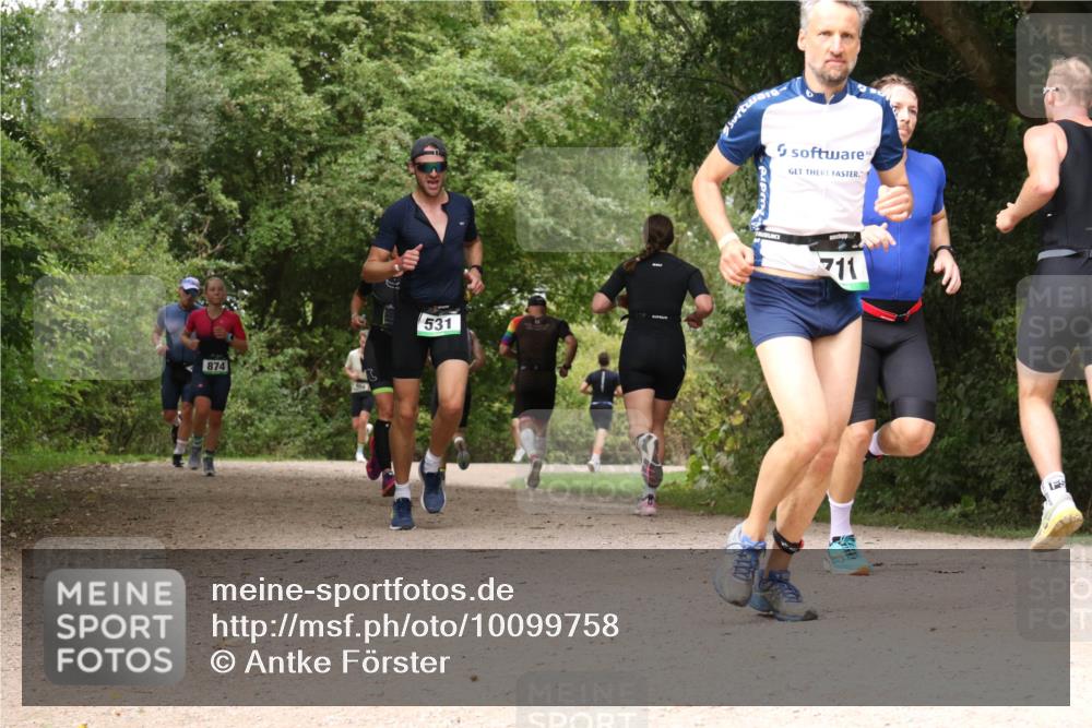 30.08.2026 - Elbe Triathlon Hamburg Antke Förster http://msf.ph/oto/10099758 30.08.2026 11:01:39 Laufen 874, 531, 711 meine-sportfotos.de
