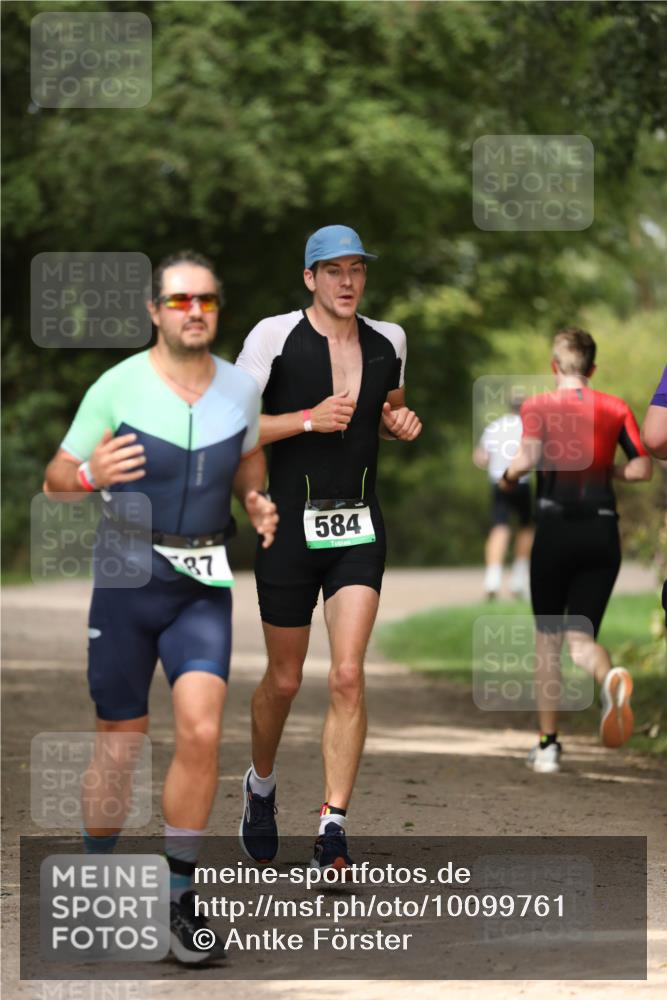 30.08.2026 - Elbe Triathlon Hamburg Antke Förster http://msf.ph/oto/10099761 30.08.2026 10:58:31 Laufen 87, 584 meine-sportfotos.de