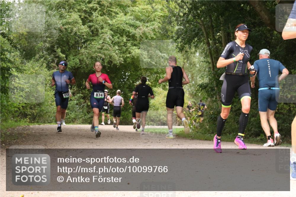 30.08.2026 - Elbe Triathlon Hamburg Antke Förster http://msf.ph/oto/10099766 30.08.2026 11:01:42 Laufen 658, 874 meine-sportfotos.de