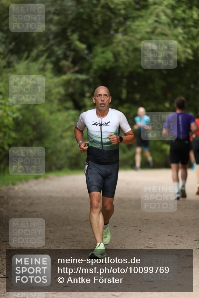 30.08.2026 - Elbe Triathlon Hamburg Antke Förster http://msf.ph/oto/10099769 30.08.2026 10:58:35 Laufen  meine-sportfotos.de