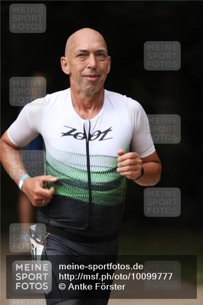 30.08.2026 - Elbe Triathlon Hamburg Antke Förster http://msf.ph/oto/10099777 30.08.2026 10:58:38 Laufen  meine-sportfotos.de