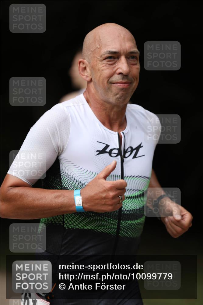30.08.2026 - Elbe Triathlon Hamburg Antke Förster http://msf.ph/oto/10099779 30.08.2026 10:58:38 Laufen 040781 meine-sportfotos.de