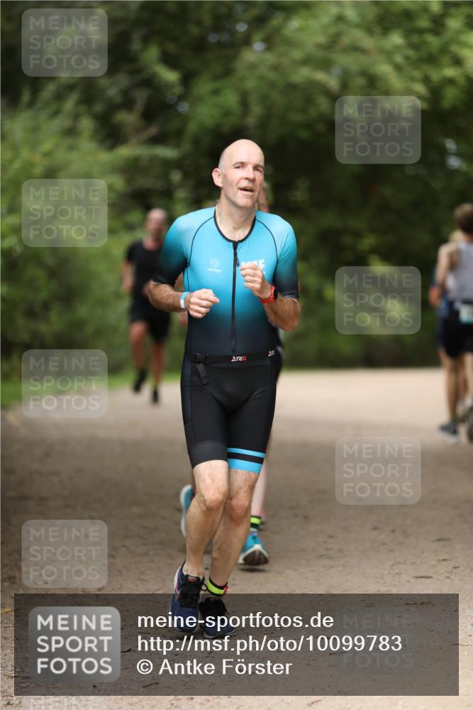 30.08.2026 - Elbe Triathlon Hamburg Antke Förster http://msf.ph/oto/10099783 30.08.2026 10:58:44 Laufen  meine-sportfotos.de