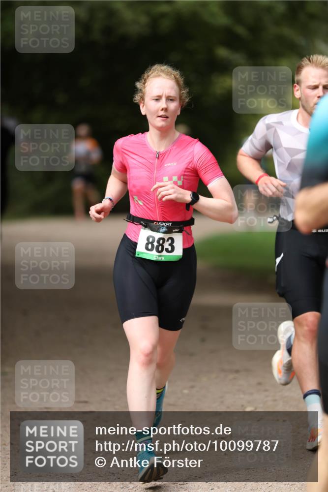30.08.2026 - Elbe Triathlon Hamburg Antke Förster http://msf.ph/oto/10099787 30.08.2026 10:58:45 Laufen 2, 883 meine-sportfotos.de