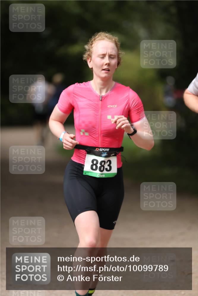 30.08.2026 - Elbe Triathlon Hamburg Antke Förster http://msf.ph/oto/10099789 30.08.2026 10:58:46 Laufen 883 meine-sportfotos.de