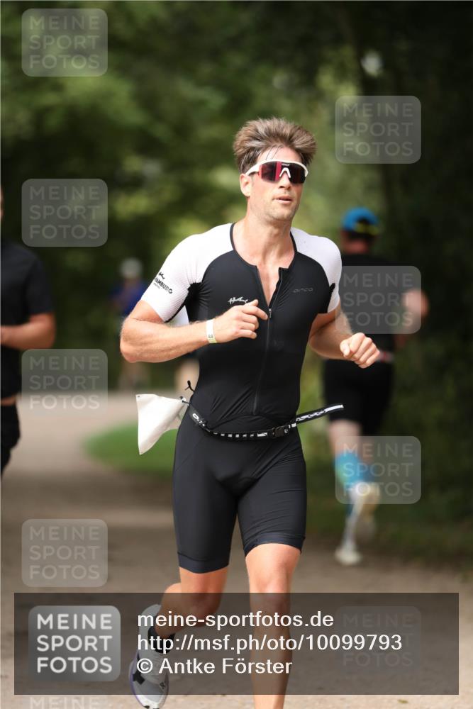 30.08.2026 - Elbe Triathlon Hamburg Antke Förster http://msf.ph/oto/10099793 30.08.2026 10:58:49 Laufen  meine-sportfotos.de
