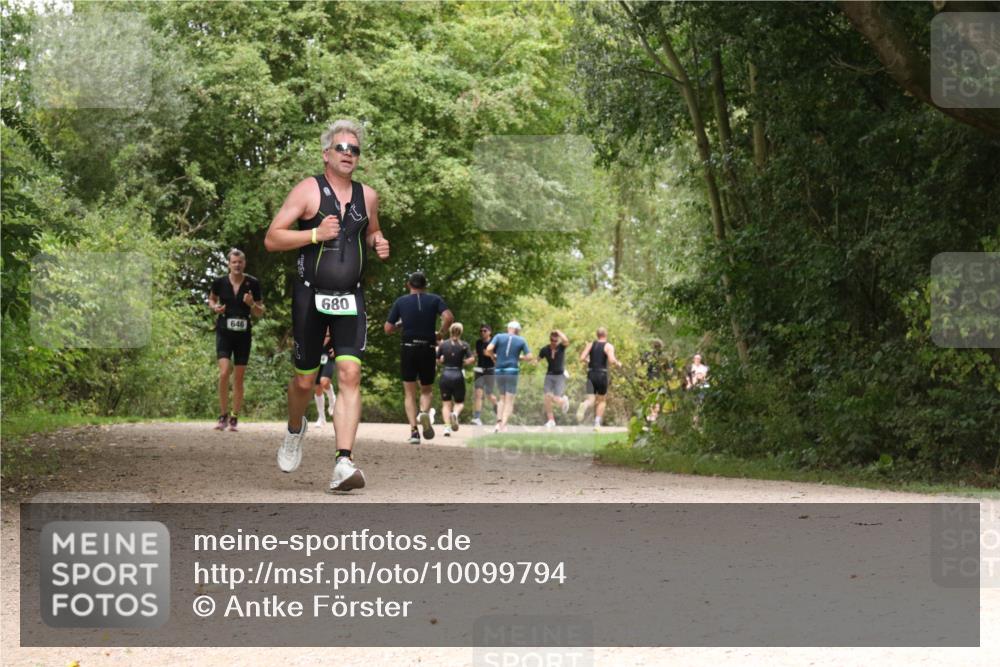 30.08.2026 - Elbe Triathlon Hamburg Antke Förster http://msf.ph/oto/10099794 30.08.2026 11:01:52 Laufen 646, 680 meine-sportfotos.de