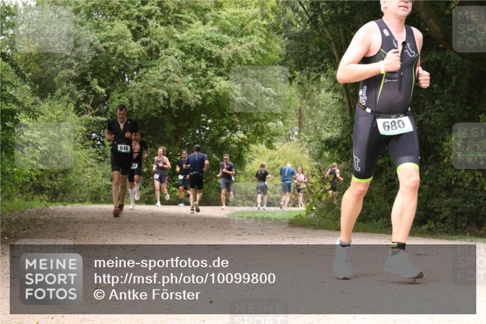 30.08.2026 - Elbe Triathlon Hamburg Antke Förster http://msf.ph/oto/10099800 30.08.2026 11:01:54 Laufen 646, 680 meine-sportfotos.de