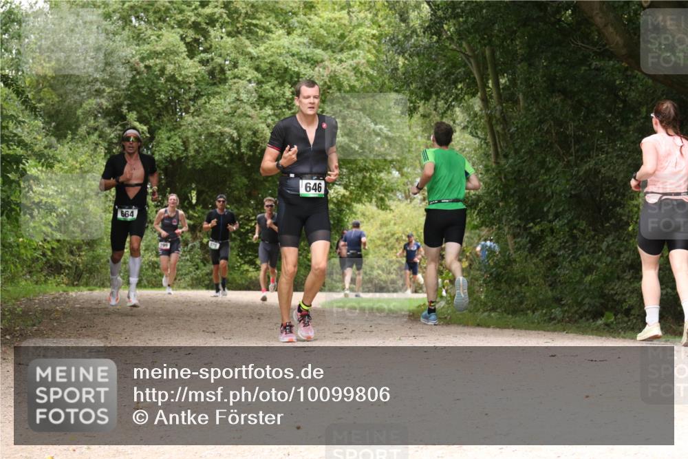30.08.2026 - Elbe Triathlon Hamburg Antke Förster http://msf.ph/oto/10099806 30.08.2026 11:01:57 Laufen 664, 646 meine-sportfotos.de