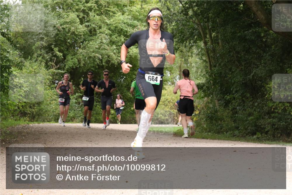 30.08.2026 - Elbe Triathlon Hamburg Antke Förster http://msf.ph/oto/10099812 30.08.2026 11:01:59 Laufen 299, 976, 664 meine-sportfotos.de