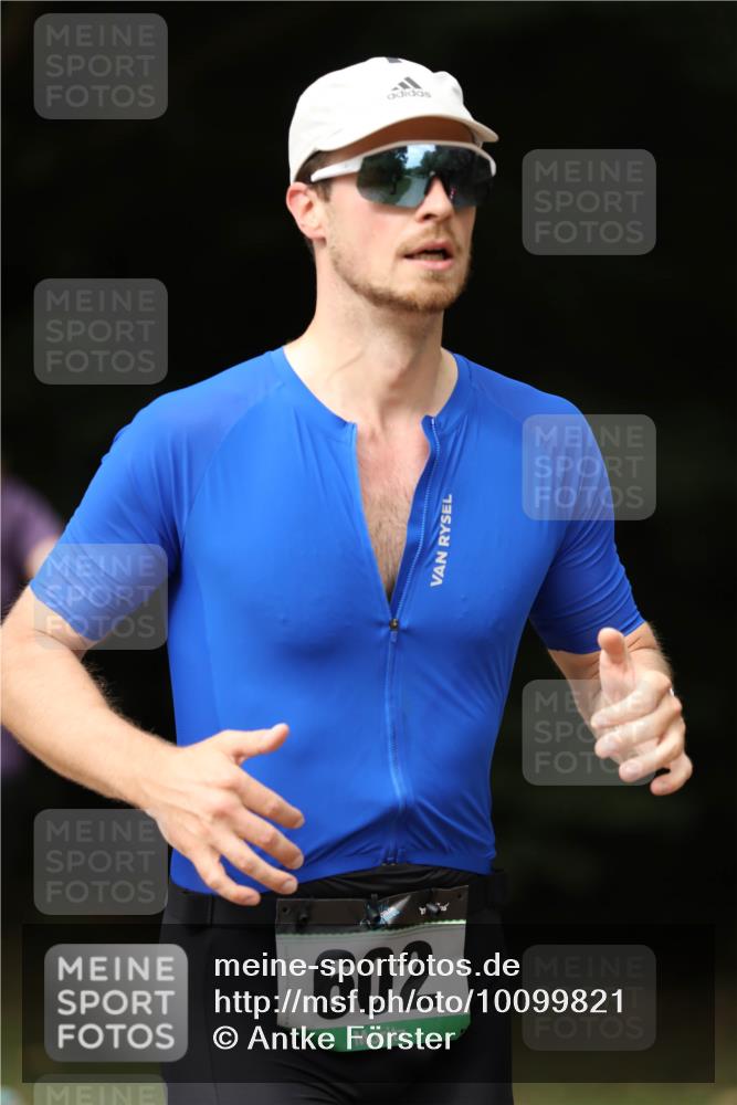 30.08.2026 - Elbe Triathlon Hamburg Antke Förster http://msf.ph/oto/10099821 30.08.2026 10:59:04 Laufen 602 meine-sportfotos.de