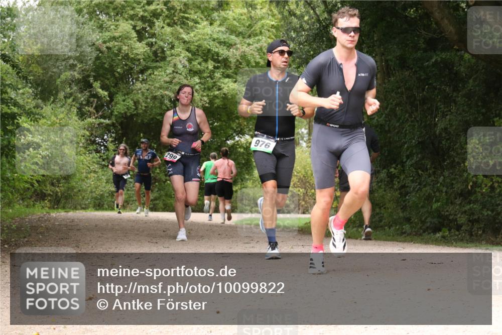 30.08.2026 - Elbe Triathlon Hamburg Antke Förster http://msf.ph/oto/10099822 30.08.2026 11:02:04 Laufen 299, 976 meine-sportfotos.de
