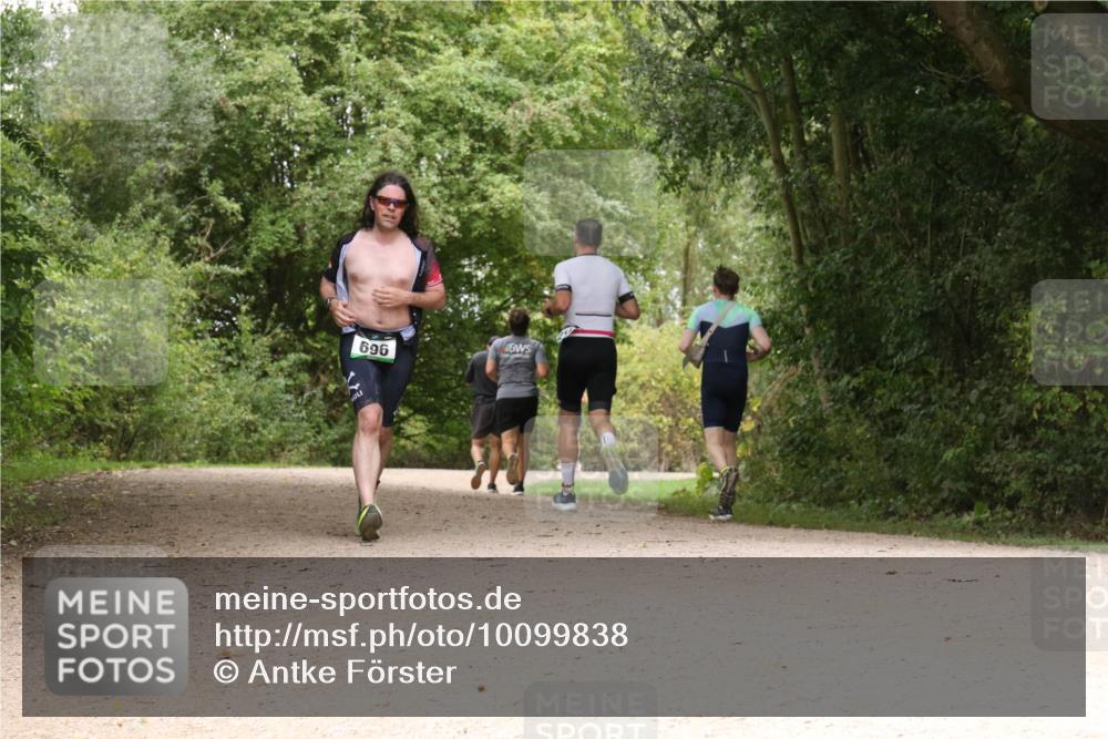 30.08.2026 - Elbe Triathlon Hamburg Antke Förster http://msf.ph/oto/10099838 30.08.2026 11:02:12 Laufen 696 meine-sportfotos.de