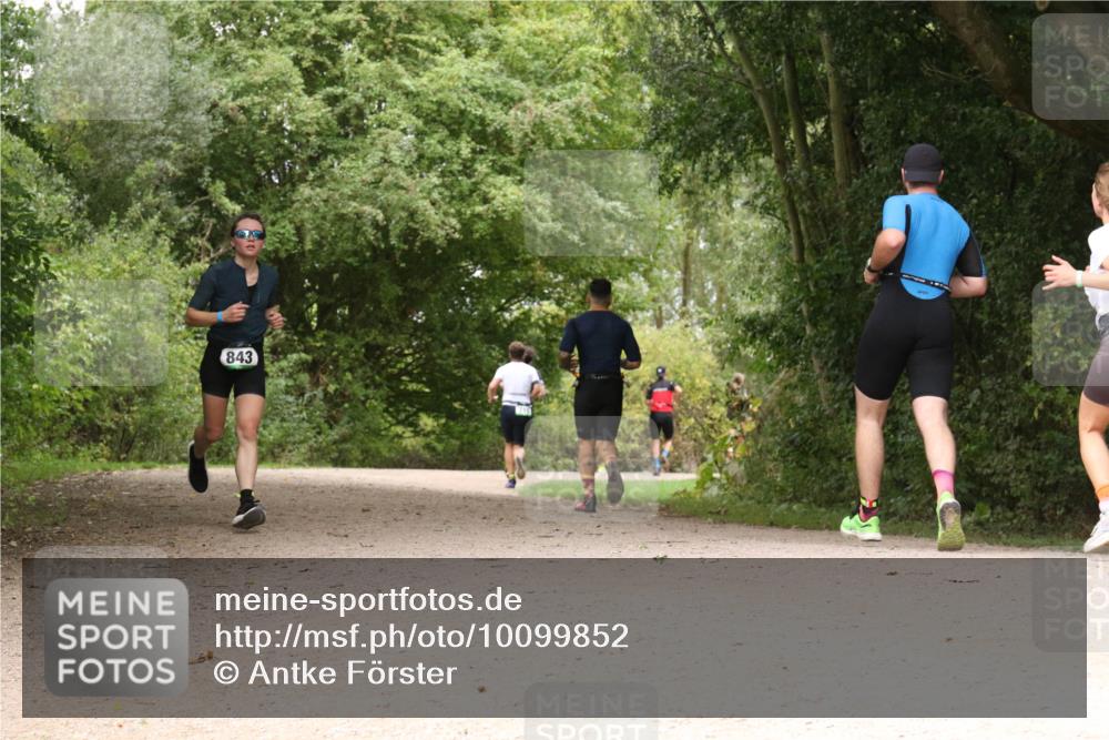 30.08.2026 - Elbe Triathlon Hamburg Antke Förster http://msf.ph/oto/10099852 30.08.2026 11:02:28 Laufen 843 meine-sportfotos.de