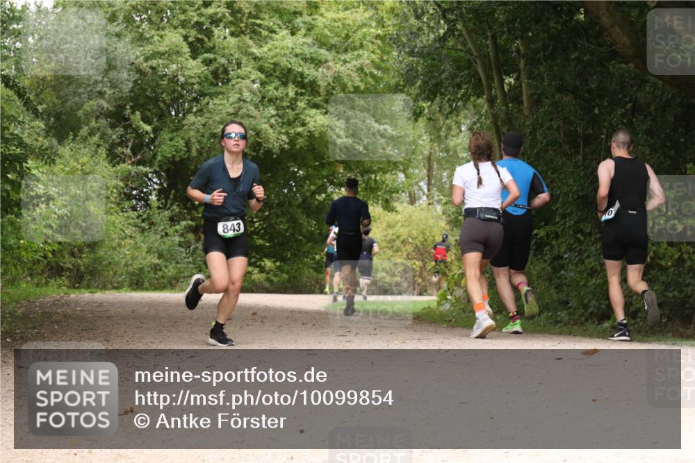 30.08.2026 - Elbe Triathlon Hamburg Antke Förster http://msf.ph/oto/10099854 30.08.2026 11:02:29 Laufen 843 meine-sportfotos.de