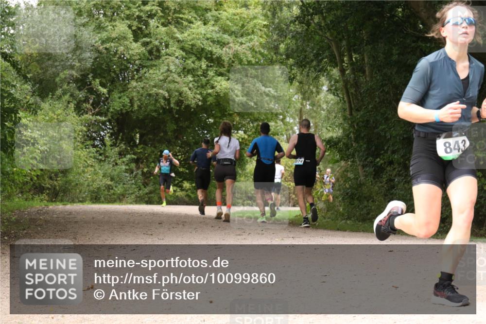 30.08.2026 - Elbe Triathlon Hamburg Antke Förster http://msf.ph/oto/10099860 30.08.2026 11:02:31 Laufen 843, 074 meine-sportfotos.de