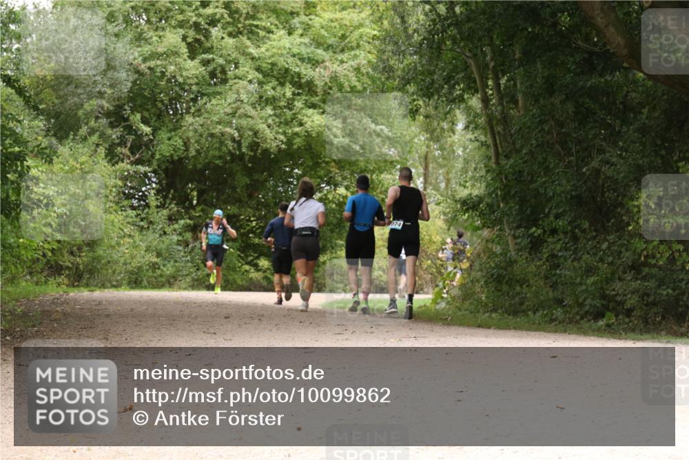 30.08.2026 - Elbe Triathlon Hamburg Antke Förster http://msf.ph/oto/10099862 30.08.2026 11:02:32 Laufen 074 meine-sportfotos.de