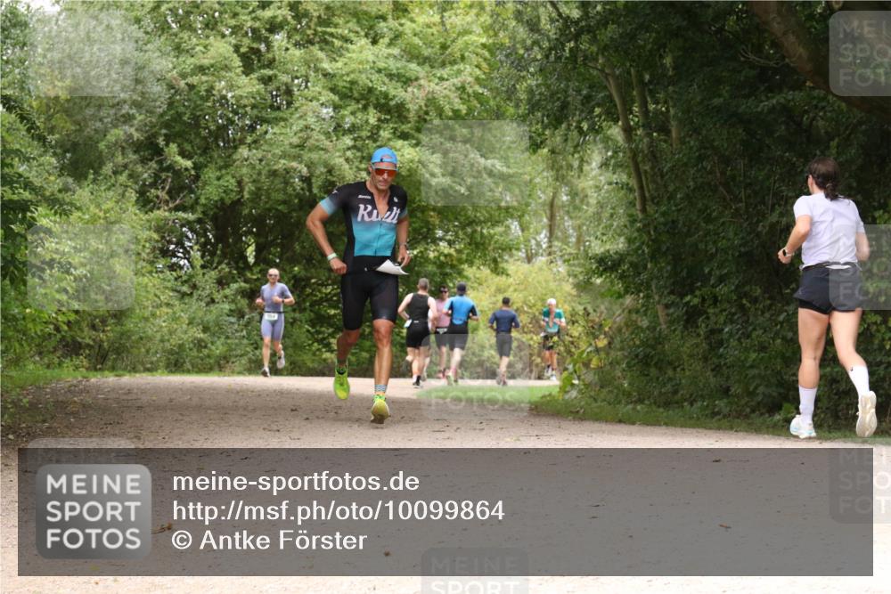 30.08.2026 - Elbe Triathlon Hamburg Antke Förster http://msf.ph/oto/10099864 30.08.2026 11:02:38 Laufen 564 meine-sportfotos.de