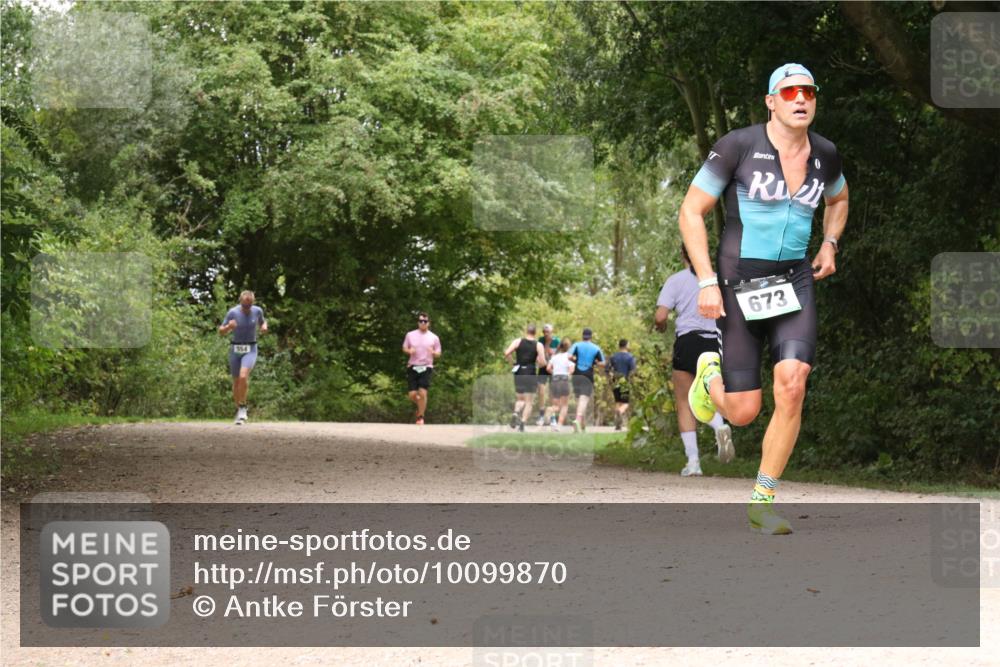 30.08.2026 - Elbe Triathlon Hamburg Antke Förster http://msf.ph/oto/10099870 30.08.2026 11:02:40 Laufen 554, 673 meine-sportfotos.de