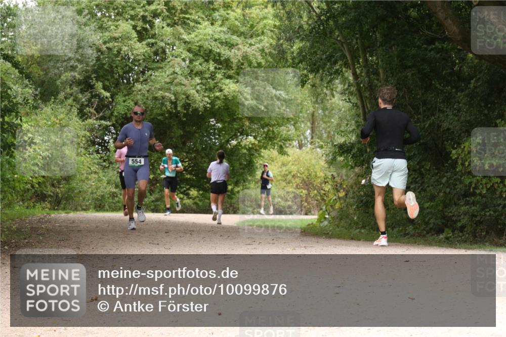 30.08.2026 - Elbe Triathlon Hamburg Antke Förster http://msf.ph/oto/10099876 30.08.2026 11:02:45 Laufen 554 meine-sportfotos.de