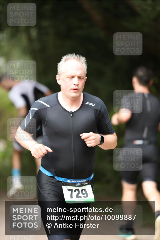 30.08.2026 - Elbe Triathlon Hamburg Antke Förster http://msf.ph/oto/10099887 30.08.2026 11:00:03 Laufen 729 meine-sportfotos.de