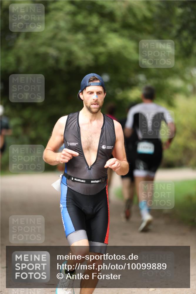 30.08.2026 - Elbe Triathlon Hamburg Antke Förster http://msf.ph/oto/10099889 30.08.2026 11:00:04 Laufen  meine-sportfotos.de