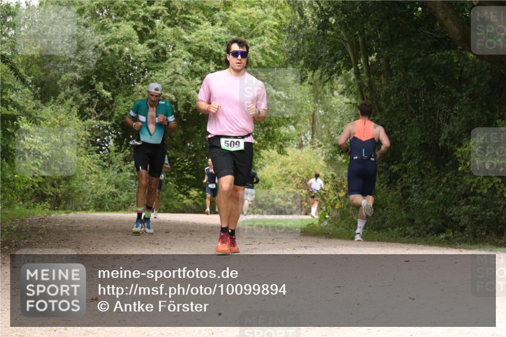 30.08.2026 - Elbe Triathlon Hamburg Antke Förster http://msf.ph/oto/10099894 30.08.2026 11:02:52 Laufen 509 meine-sportfotos.de