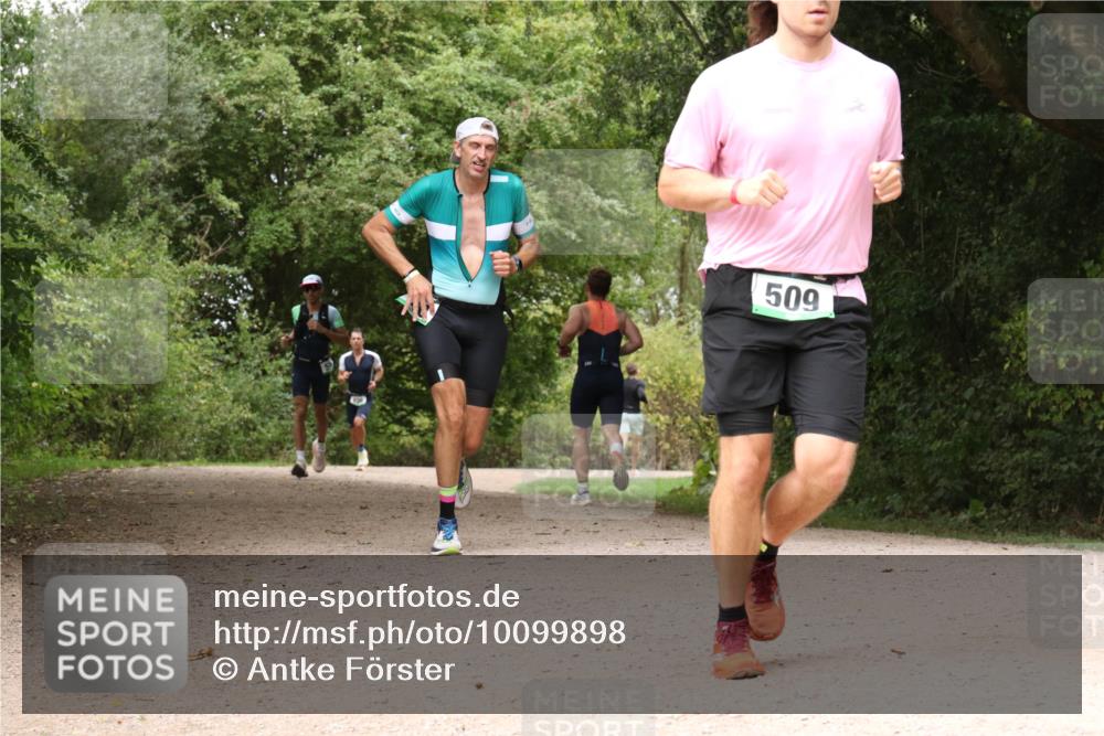 30.08.2026 - Elbe Triathlon Hamburg Antke Förster http://msf.ph/oto/10099898 30.08.2026 11:02:53 Laufen 509 meine-sportfotos.de