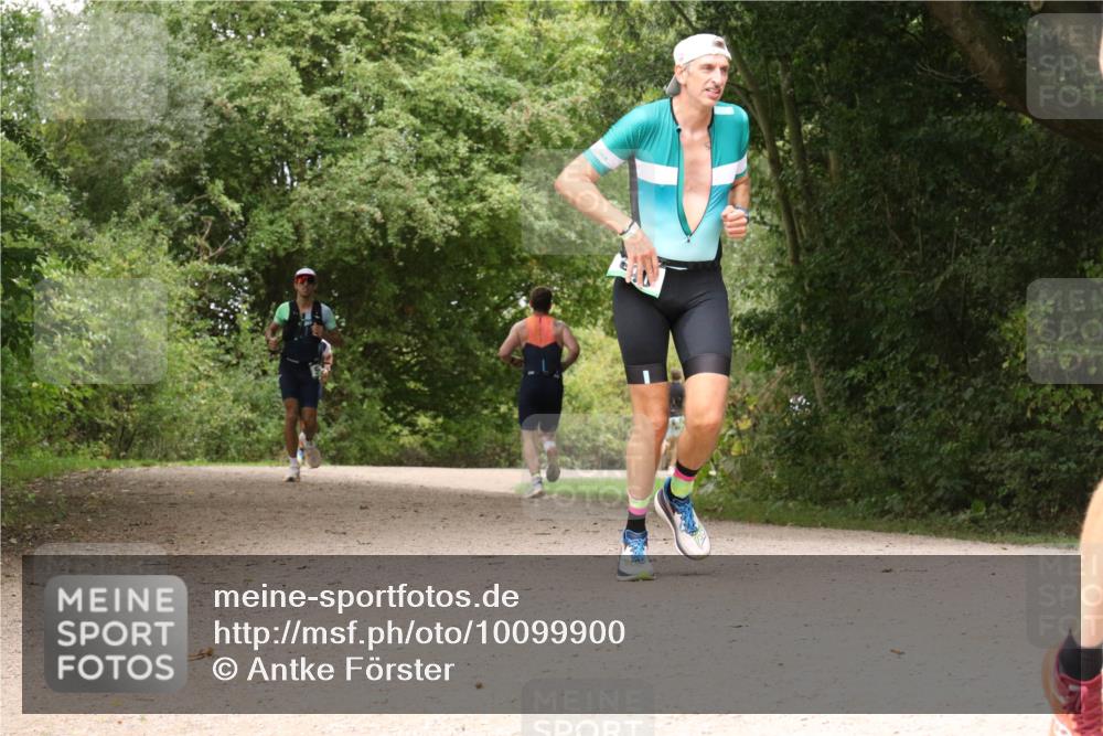 30.08.2026 - Elbe Triathlon Hamburg Antke Förster http://msf.ph/oto/10099900 30.08.2026 11:02:54 Laufen  meine-sportfotos.de