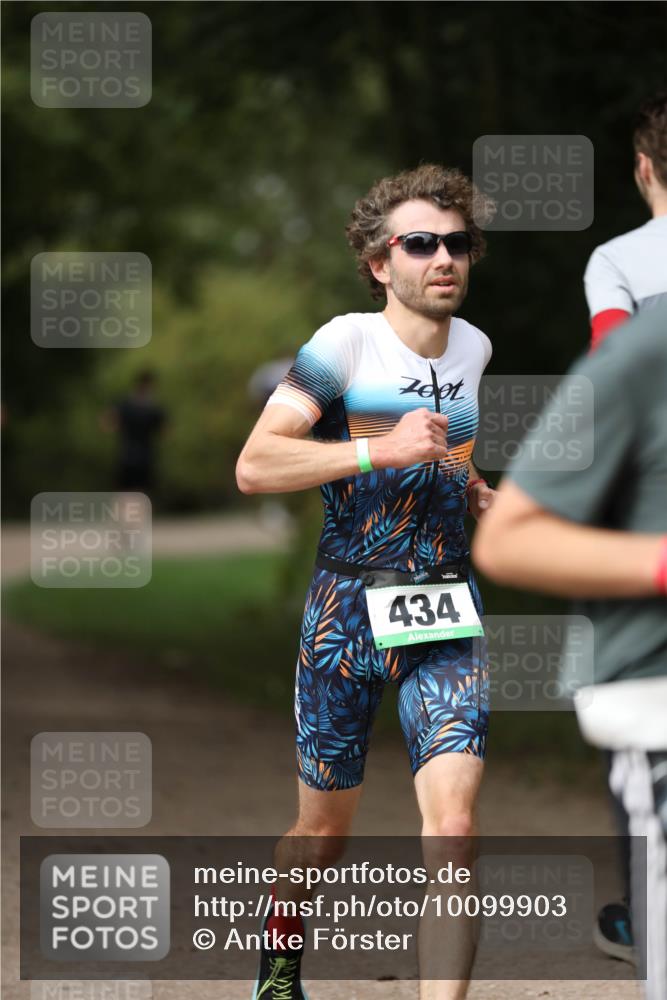 30.08.2026 - Elbe Triathlon Hamburg Antke Förster http://msf.ph/oto/10099903 30.08.2026 11:00:15 Laufen 434 meine-sportfotos.de