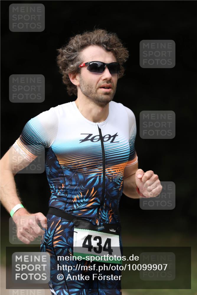30.08.2026 - Elbe Triathlon Hamburg Antke Förster http://msf.ph/oto/10099907 30.08.2026 11:00:16 Laufen 434 meine-sportfotos.de