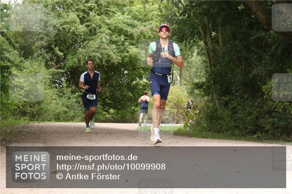 30.08.2026 - Elbe Triathlon Hamburg Antke Förster http://msf.ph/oto/10099908 30.08.2026 11:02:59 Laufen 656 meine-sportfotos.de