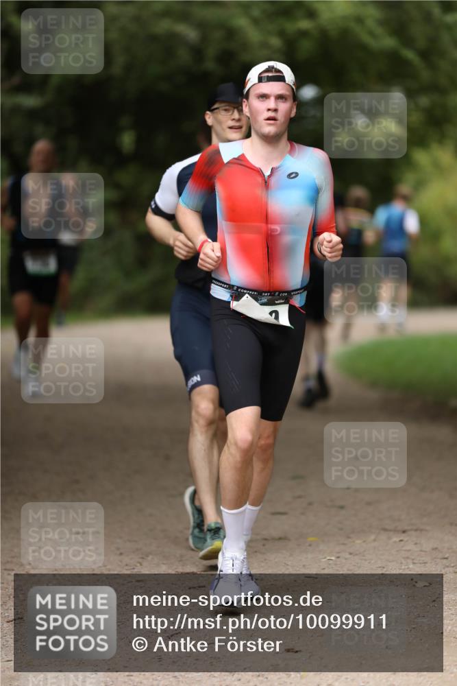 30.08.2026 - Elbe Triathlon Hamburg Antke Förster http://msf.ph/oto/10099911 30.08.2026 11:00:18 Laufen  meine-sportfotos.de