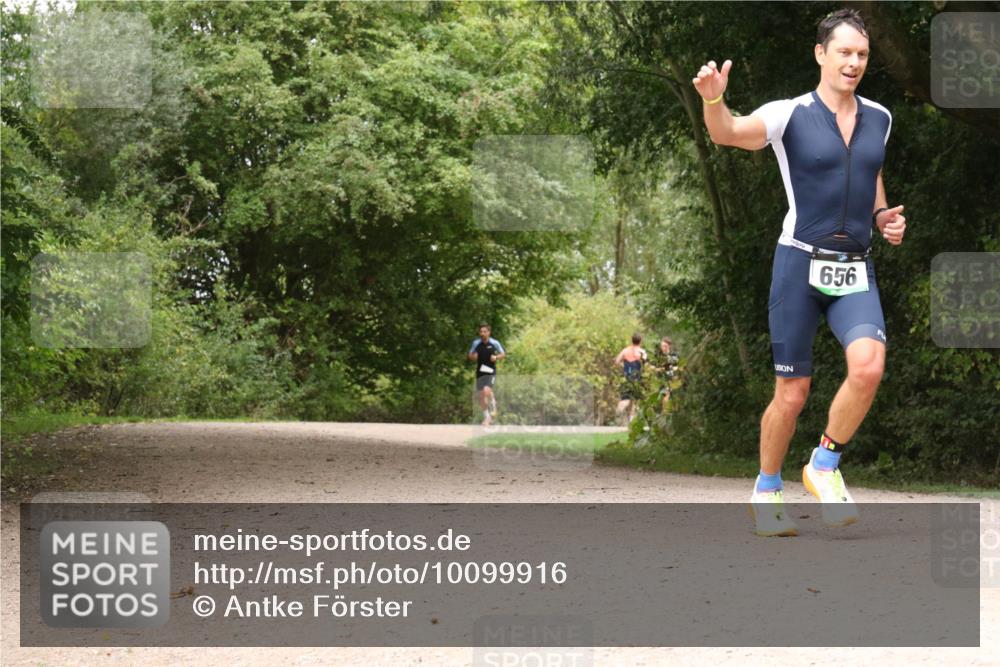 30.08.2026 - Elbe Triathlon Hamburg Antke Förster http://msf.ph/oto/10099916 30.08.2026 11:03:02 Laufen 656 meine-sportfotos.de
