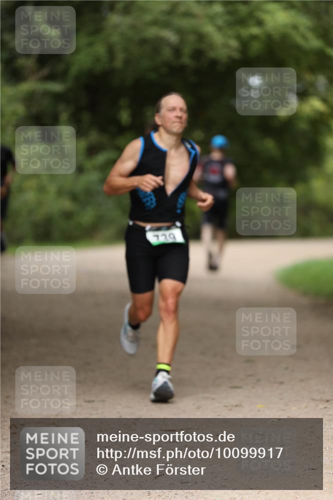 30.08.2026 - Elbe Triathlon Hamburg Antke Förster http://msf.ph/oto/10099917 30.08.2026 11:00:21 Laufen 739 meine-sportfotos.de