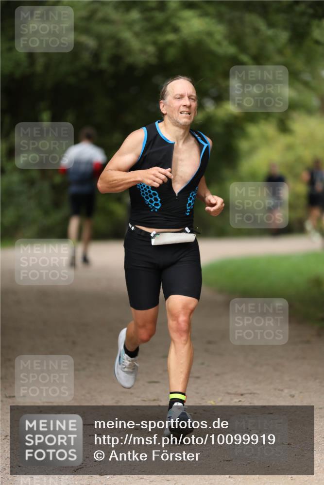 30.08.2026 - Elbe Triathlon Hamburg Antke Förster http://msf.ph/oto/10099919 30.08.2026 11:00:21 Laufen  meine-sportfotos.de