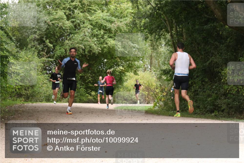 30.08.2026 - Elbe Triathlon Hamburg Antke Förster http://msf.ph/oto/10099924 30.08.2026 11:03:11 Laufen  meine-sportfotos.de