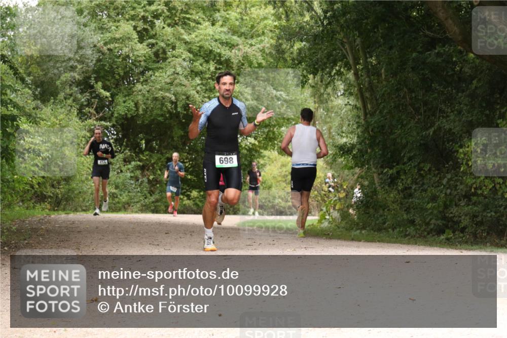 30.08.2026 - Elbe Triathlon Hamburg Antke Förster http://msf.ph/oto/10099928 30.08.2026 11:03:13 Laufen 414, 698 meine-sportfotos.de