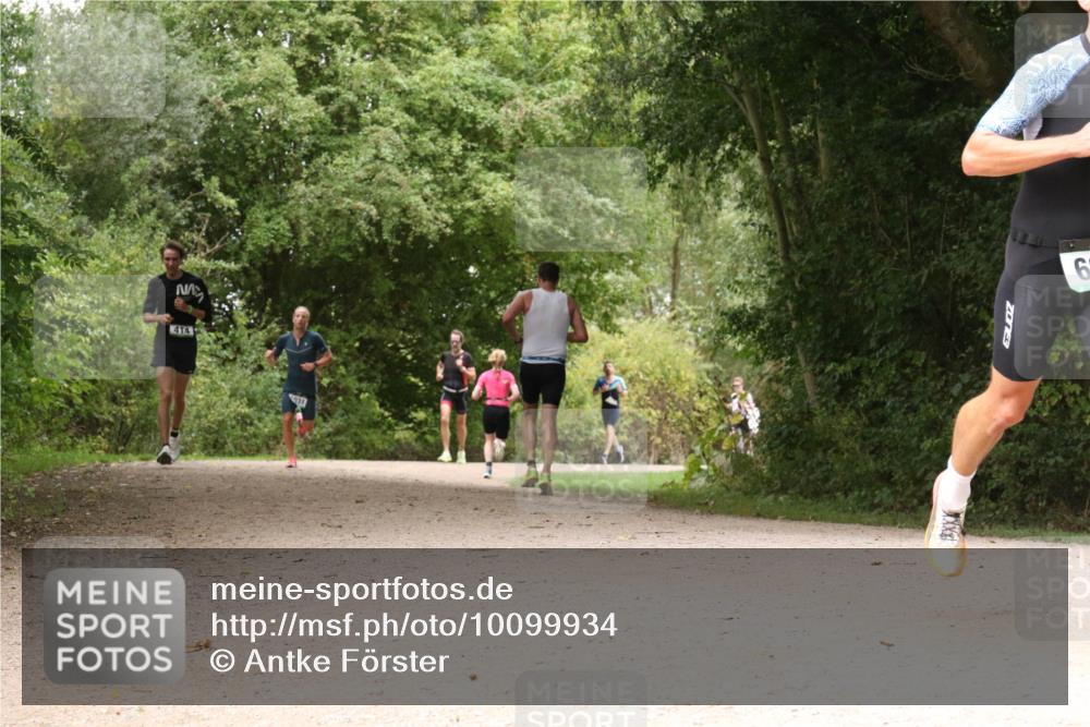 30.08.2026 - Elbe Triathlon Hamburg Antke Förster http://msf.ph/oto/10099934 30.08.2026 11:03:14 Laufen 414, 6 meine-sportfotos.de