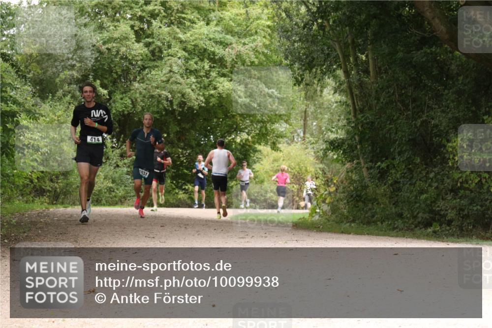 30.08.2026 - Elbe Triathlon Hamburg Antke Förster http://msf.ph/oto/10099938 30.08.2026 11:03:17 Laufen 414, 031 meine-sportfotos.de