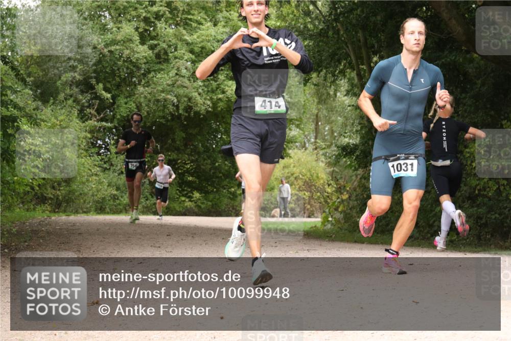 30.08.2026 - Elbe Triathlon Hamburg Antke Förster http://msf.ph/oto/10099948 30.08.2026 11:03:20 Laufen 756, 414, 1031 meine-sportfotos.de