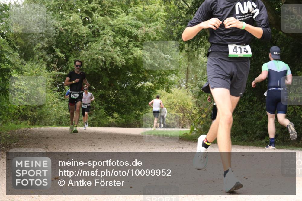 30.08.2026 - Elbe Triathlon Hamburg Antke Förster http://msf.ph/oto/10099952 30.08.2026 11:03:21 Laufen 756, 1008, 414 meine-sportfotos.de